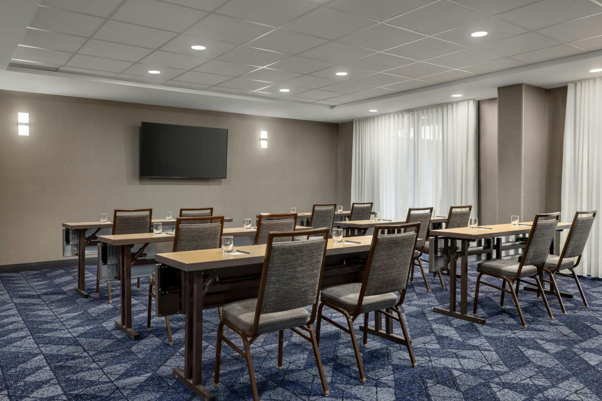 Courtyard By Marriott Hotel 4*